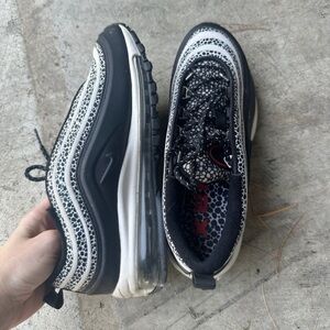 Nike Women's Air Max 97 SE Safari Phantom/Black-Chile Red